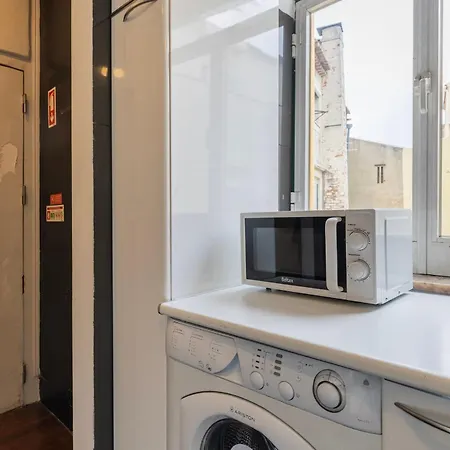 Chiado Center 1bdr Flat By Lovelystay * 리스본
