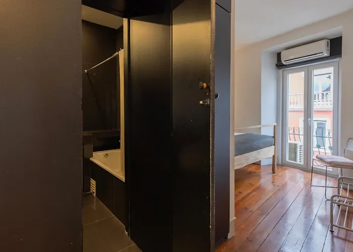 아파트 Chiado Center 1bdr Flat By Lovelystay
