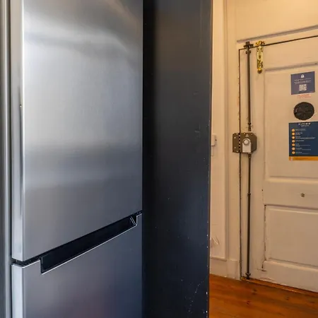 Daire Chiado Center 1bdr Flat By Lovelystay Lisboa